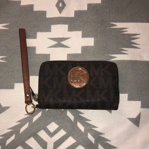 Michael Kors wallet/wristlet